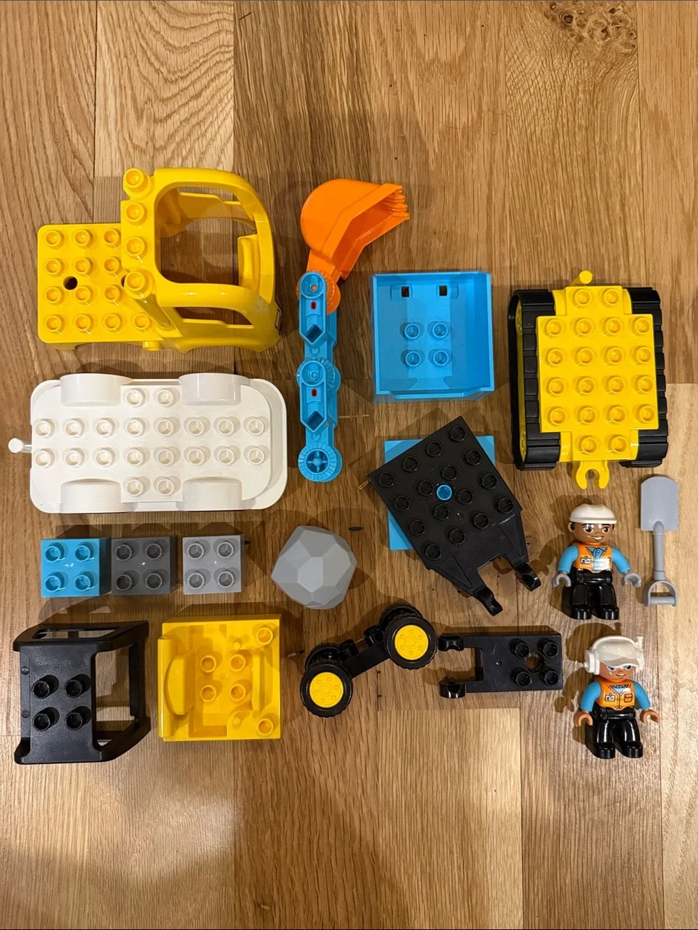 LEGO Duplo 10931 Truck & Tracked Excavator